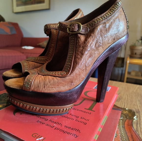 Colleen Cordero Platform Heels Studded Brown Leather and Wood High Heels - Picture 10 of 16